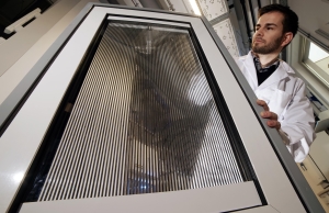 Науковці створили нано-вікно, яке накопичуватиме і зберігатиме сонячну енергію за допомогою магнітної рідини